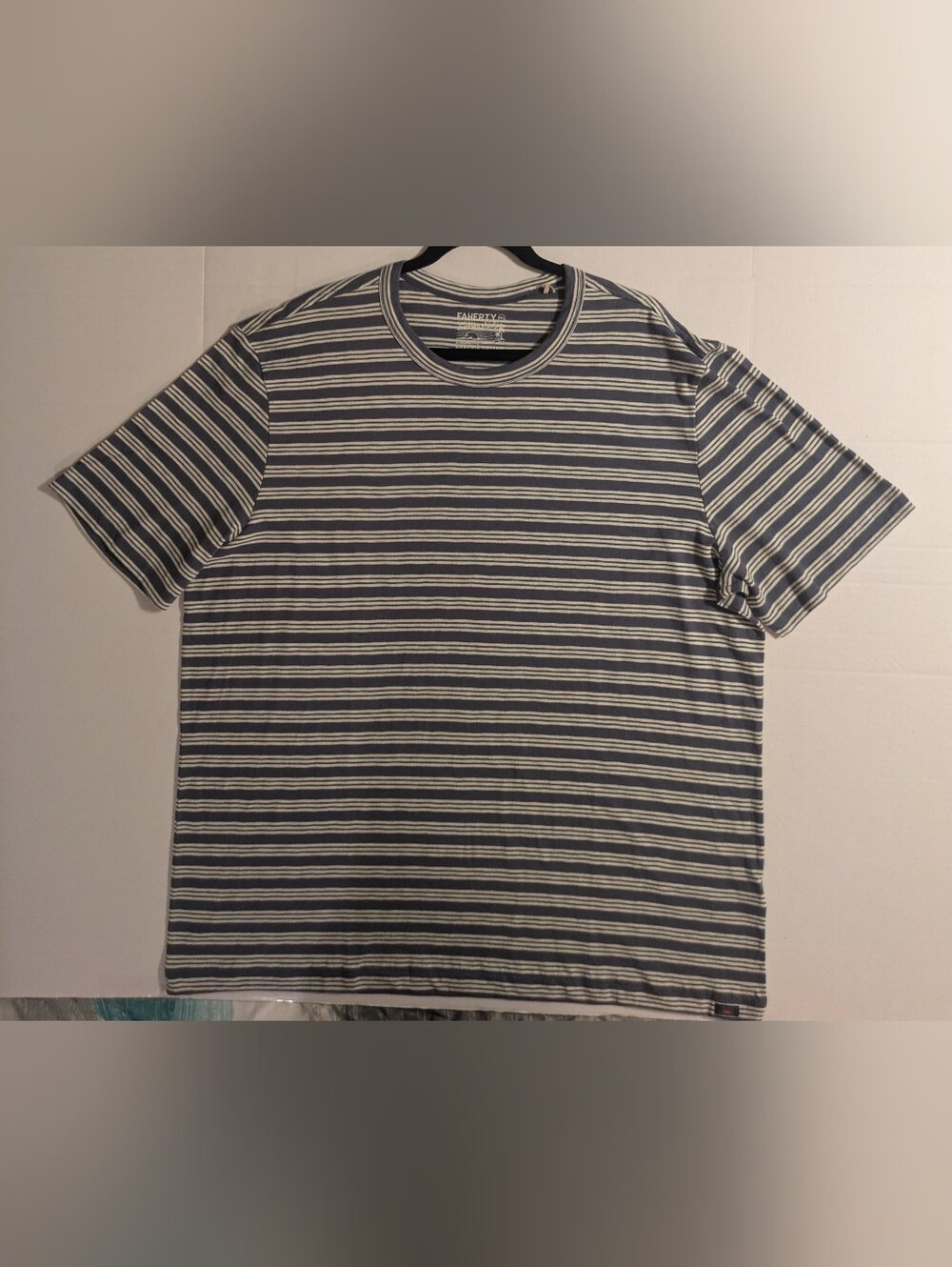 Faherty Men’s Blue and White Striped Crewneck T-Shirt- XXL (NWOT)